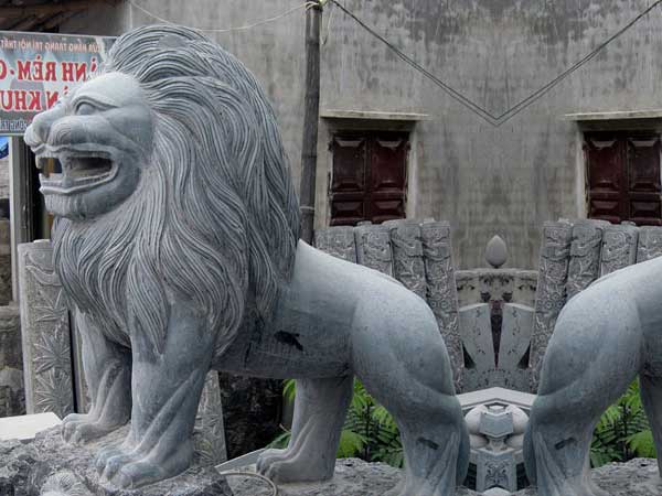 SƯ TỬ ĐÁ-002
